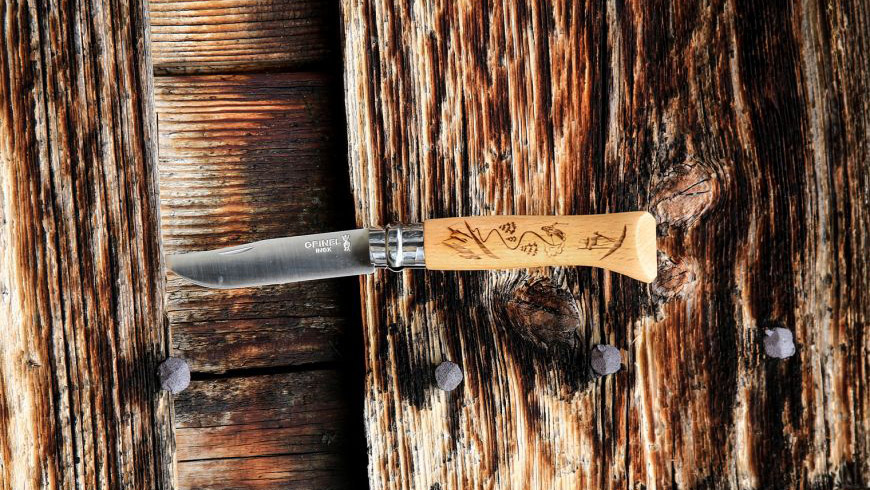 Opinel N°08 Inox - rozkładany nóż ze stali nierdzewnej z grawerem - wzór: Skiing